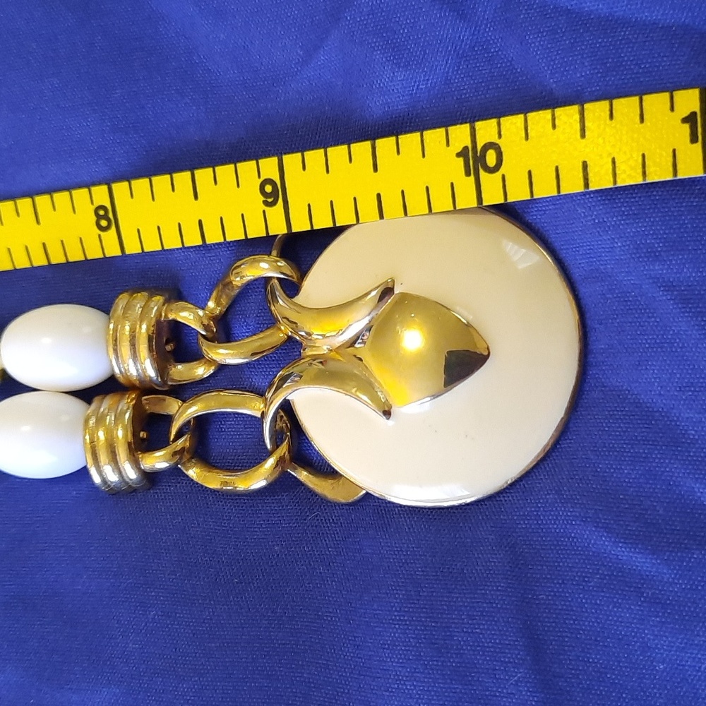 White And Gold Beaded Necklaces With Beige Pendant - Picture 2 of 5
